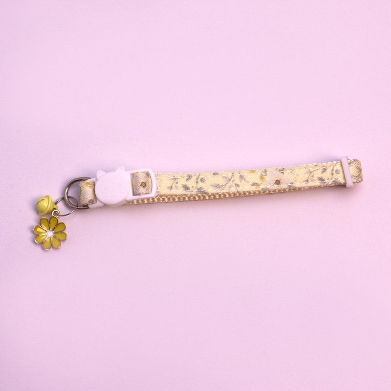 Floral cat collar
