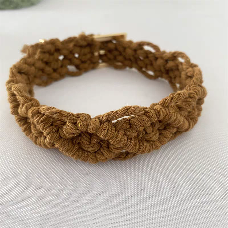 Adjustable hand-woven pet collar