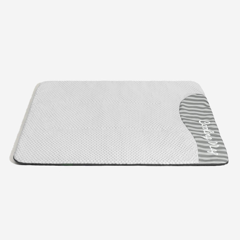 Cooling mats for pets in summer