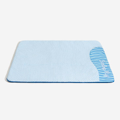 Cooling mats for pets in summer