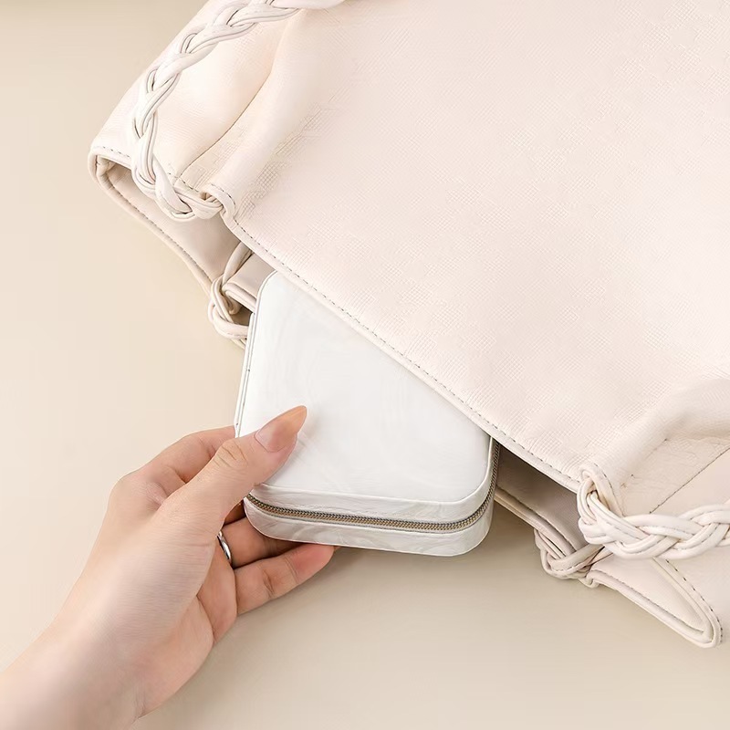 Mini Zipper Portable Jewelry Box for Rings and Necklaces