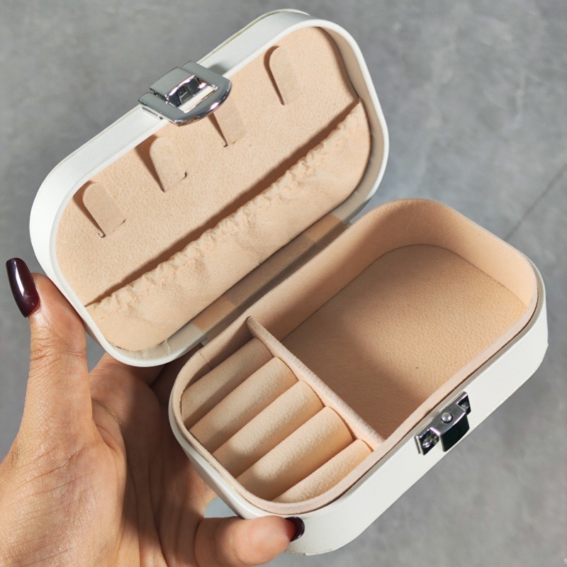 Heart-shaped diamond jewelry box