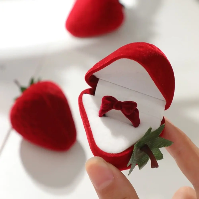 Fashion Earring Jewelry Box Popular Strawberry Box Cute Jewelry Boxes Ring Flocking Storage Box