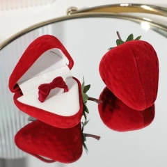 Fashion Earring Jewelry Box Popular Strawberry Box Cute Jewelry Boxes Ring Flocking Storage Box