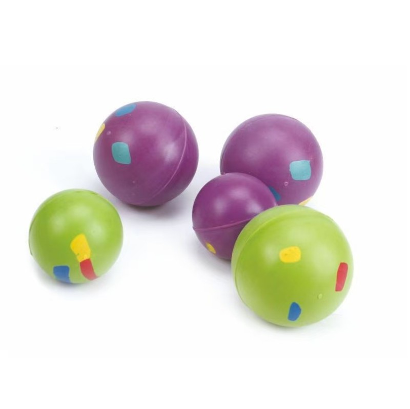 Solid bouncy balls for cats and dogs