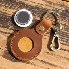 Air Tag Keychain for Apple Airtags Holder, Vintage Protective Leather Case Tracker Cover Compatible New AirTag Dog Collar