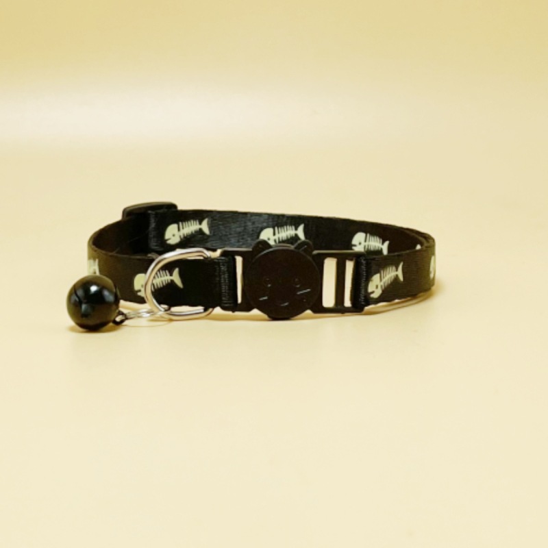 Cat glow-in-the-dark collar