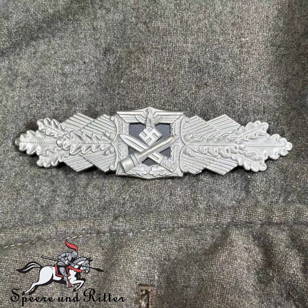 Close Combat Clasp in Silver German WW2