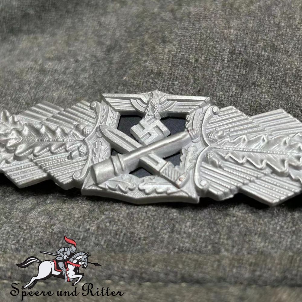 Close Combat Clasp in Silver German WW2