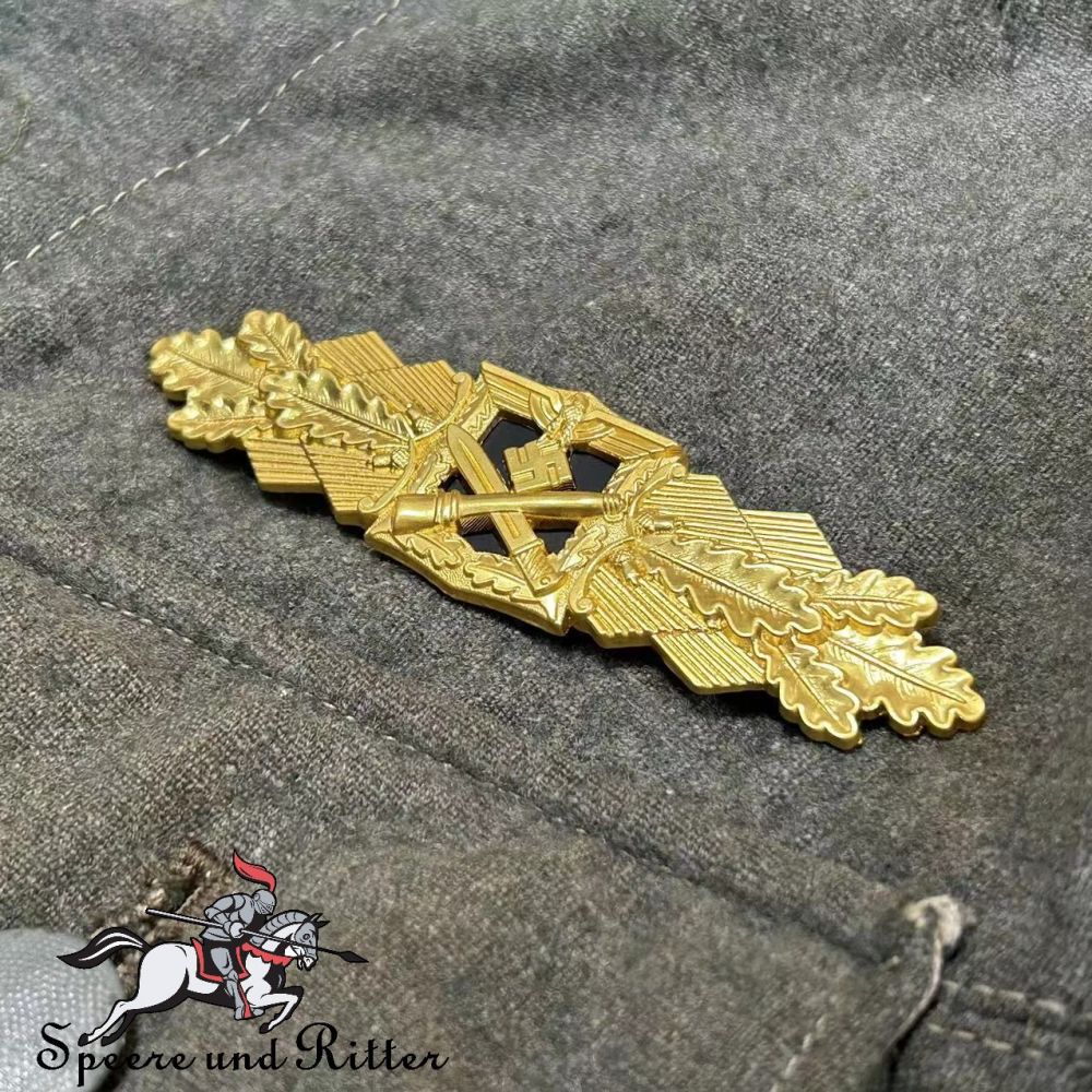 Close Combat Clasp in Gold German WW2