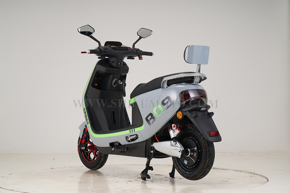 B09 Electric scooter
