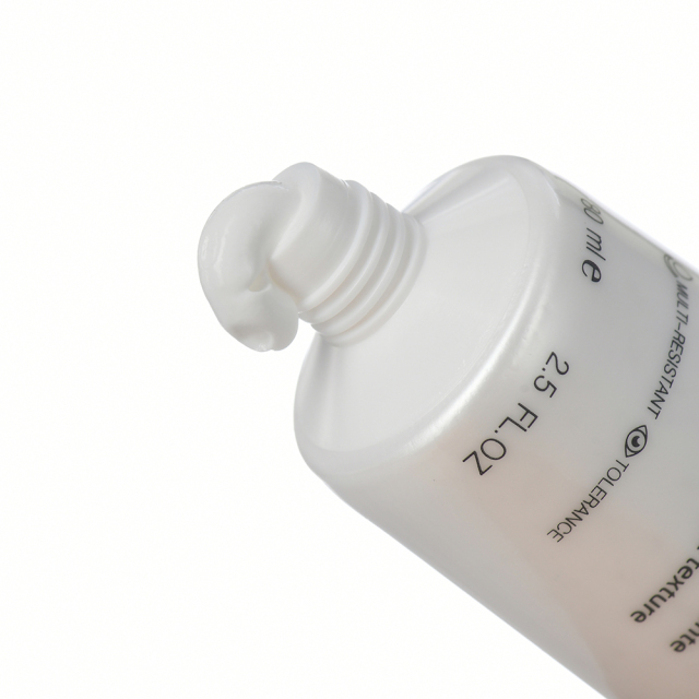 Cream Texture of Liru SPF50 Sunscreen - Lightweight