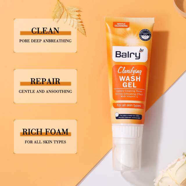 Vitamin C Brightening Moisturizing Oil Control Facial Cleanser