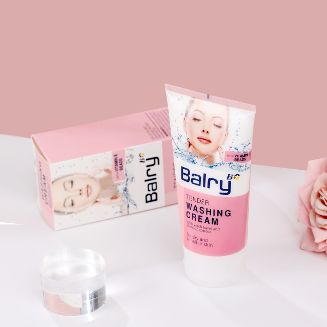 Vitamin E Moisturizing Pore Cleaner Whitening Blackhead Removal Face Wash