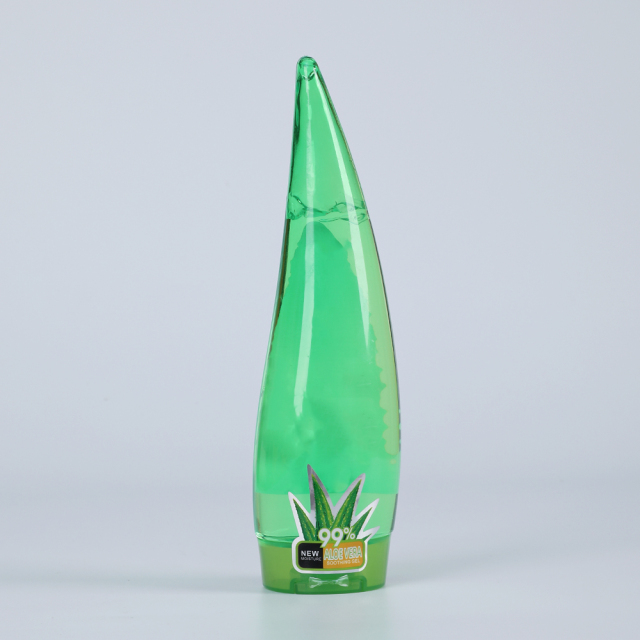 Daqan Soft Moisturizing Aloe Vera Gel tube, ideal for sensitive skin.