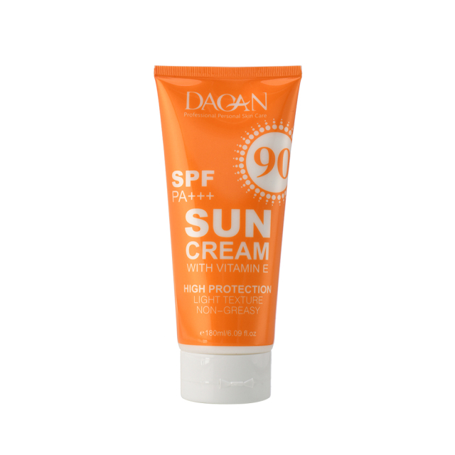 Daqan SPF90 Sunscreen bottle for high protection and whitening