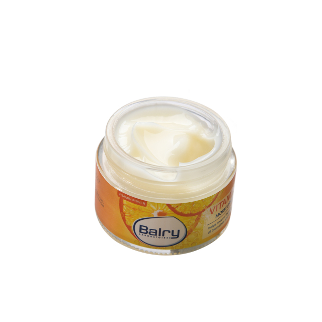 A close-up of the rich yet non-greasy texture of our private label Vitamin C face cream, demonstrating its high-quality feel for mass-market skincare lines.