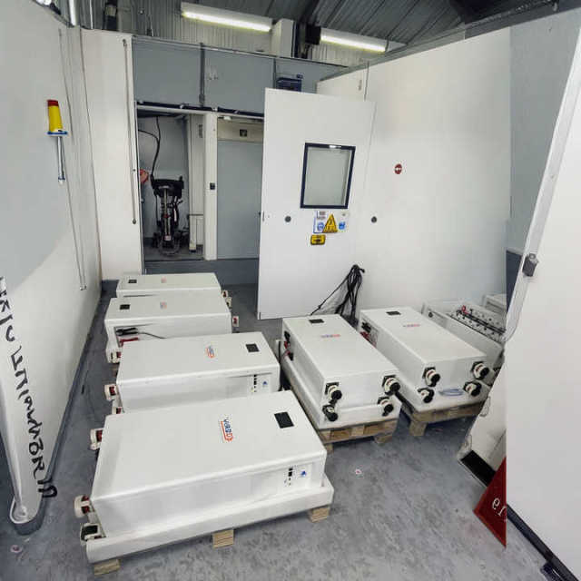 Removable Battery Pack 15kWh 16kWh 48V 51.2V LiFePO4 Storage for Home Powerwall with Roller 280Ah 300Ah 314Ah Hithium Cell DERIY