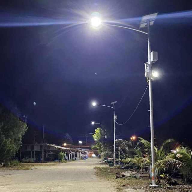 Split Solar Street Lamp IP66 Waterproof 40W LED Outdoor Road Lighting for School Garden Residential