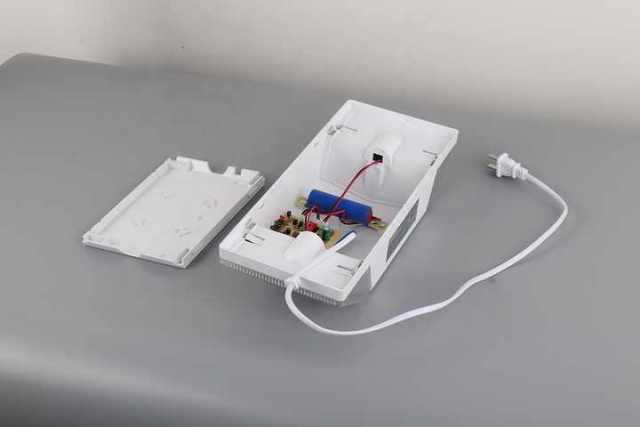 Factory Direct 6W LED Double Head Emergency Light with 3.7V Lithium Battery 3 Hours Duration for Schools FAT