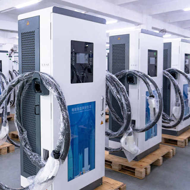 60KW 120KW Floor-Mounted Dual Gun EV Charging Station CCS CHAdeMO GB/T Plug DC Fast Charger for Commercial EV Charging Hongjiali