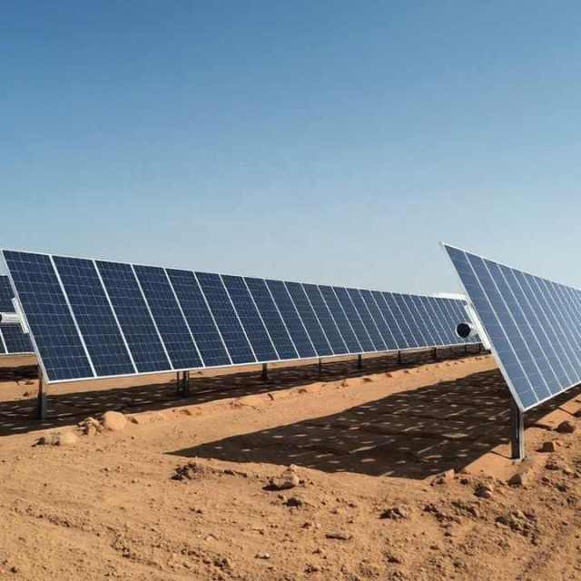 Small Two-Axis GPS Solar Cattle Tracker Controller with Solar Panel for Small Solar Mounting System Single Axis Tracking System ±60° Tracking Angle Fujian, China