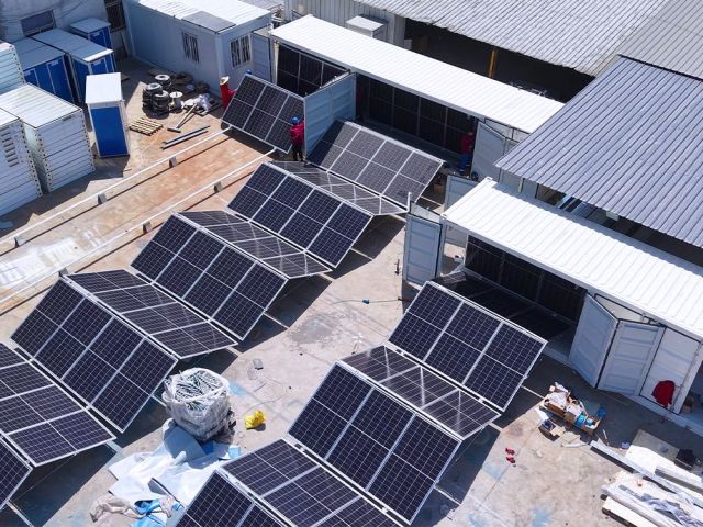 Mobile Solar Container 99.12kWp/168kWp 20ft/40ft High Cube Foldable Solar Array for Commercial Industrial Off-grid On-grid Applications MEOX