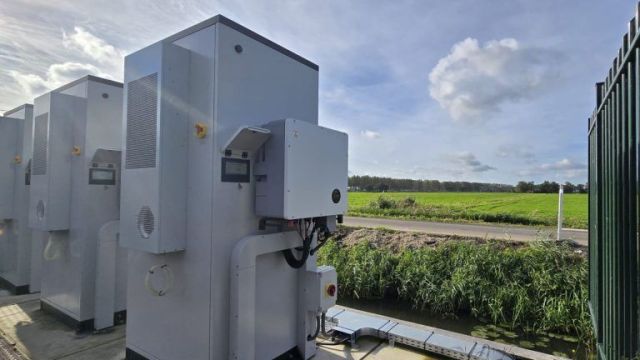Ultra Charging System Fully Liquid-Cooled Flexible Charging & Discharging for EV Fast Charging and V2G Applications Enernova