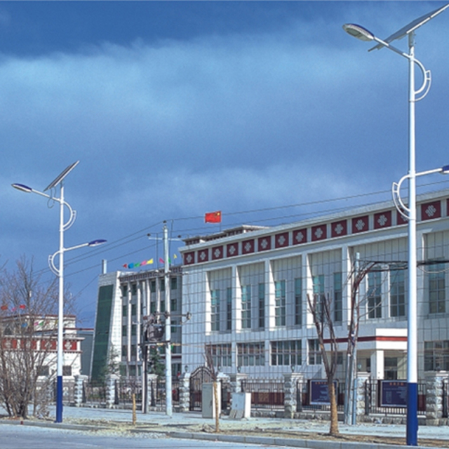 Solar Double Arm Street Light High-Power LED Lighting for Urban Main Road and Driveway