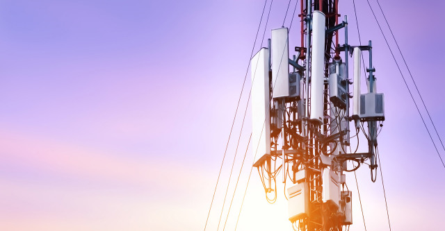 Three Phase Energy Storage Inverter 2 MPPT 4 String Inputs 26A Max Input Support Unbalanced Load UPS On-grid Off-grid Switching Less Than 10ms