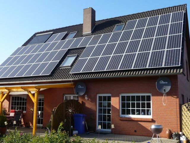Residential Solar Panel 410W Monocrystalline Half-Cell Low Degradation for Home Use