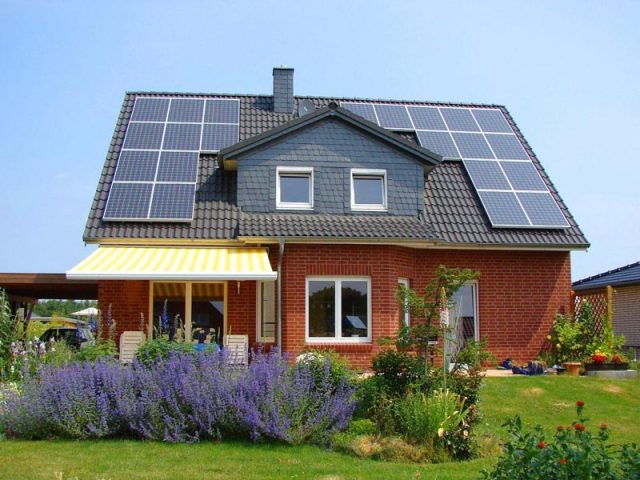 Residential Solar Panel 410W Monocrystalline Half-Cell Low Degradation for Home Use