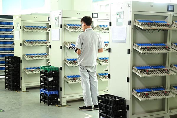 High Performance Golf Cart Battery 48V 72V 100Ah 105Ah Lithium-ion Long Range Fast Charging for Golf Carts Flyfine