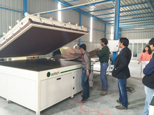 5MW Semi Auto Solar Panel Laminator Oil Heating for PV Module Manufacturing Ooitech