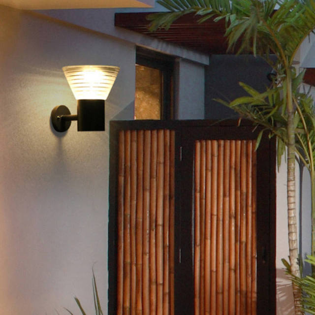Outdoor Solar LED Wall Light 4.5W IP65 Waterproof LiFePO4 Battery Garden Courtyard Lighting LEADRAY