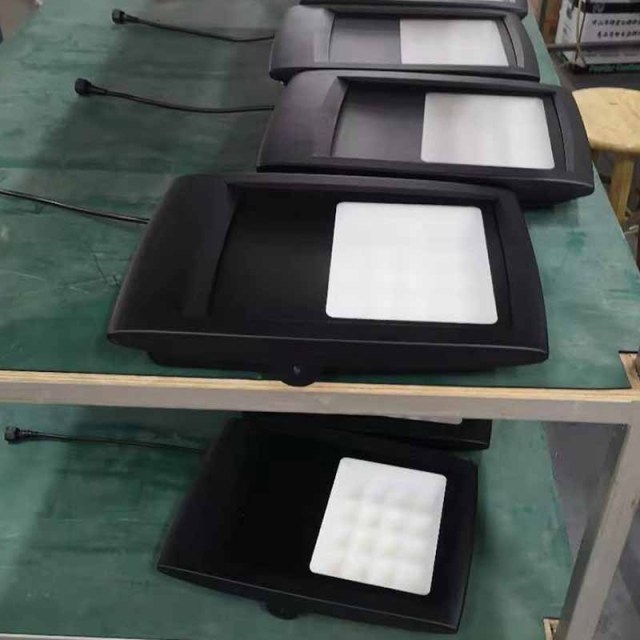 Solar LED Flood Light 50W 18.5W Lifepo4 Battery Outdoor Waterproof Lighting for Garden Street Security
