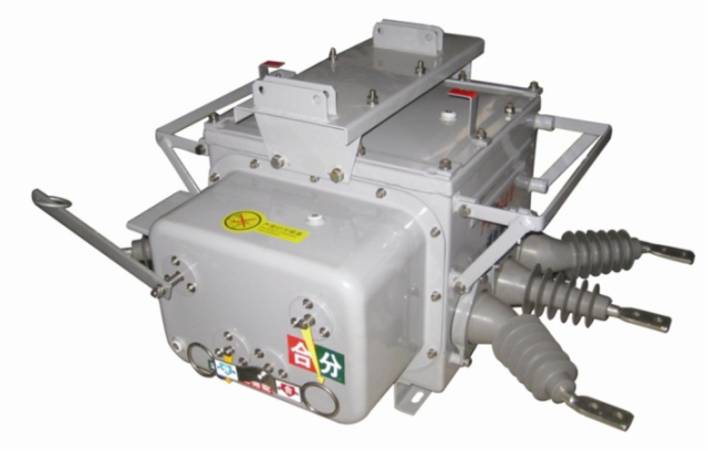 ZW20-12 kV Outdoor High Voltage Vacuum Circuit Breaker Pole-Mounted 3P 50 Hz for Overhead Power Distribution Systems