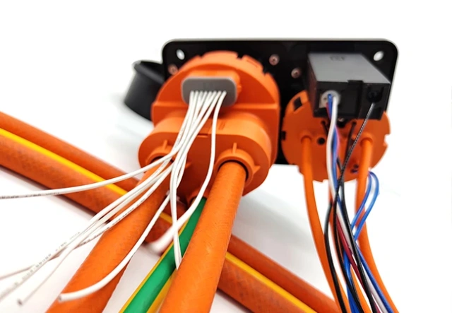 GB/T AC and DC Integrated Charging Socket 16A-32A 80A-250A IP54-IP55 for EV Charging Stations Saichuan Electronics