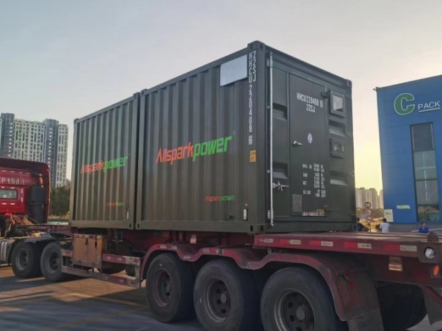 PV+ESS+Diesel 1MW/2MWh Energy Storage System 4x10ft Containers for Commercial and Industrial Microgrid Applications
