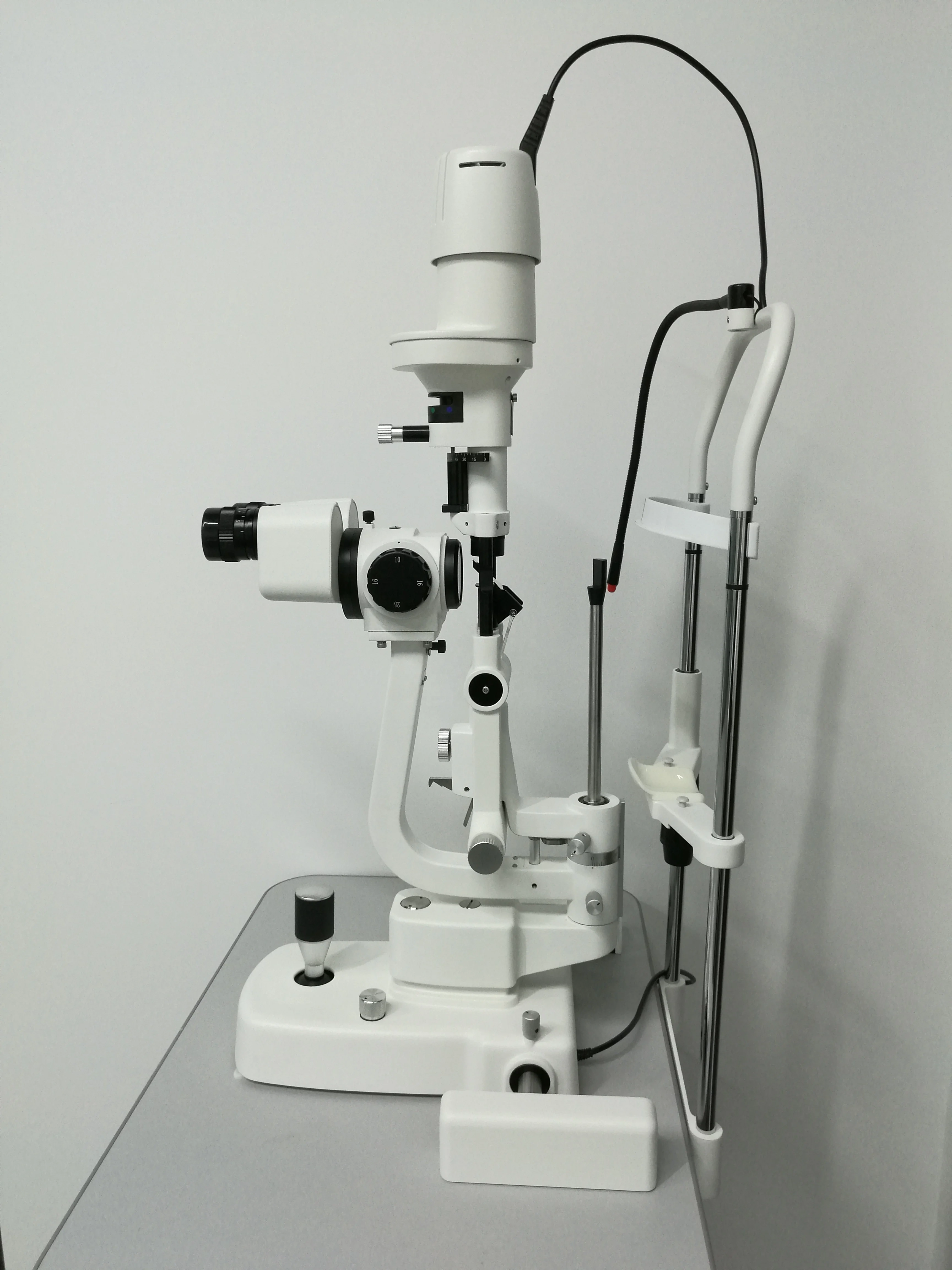 SL-1S Cheap and High Quality LED Slit Lamp 3-step magnification Continuous illumination Control Ophthalmology Equipment