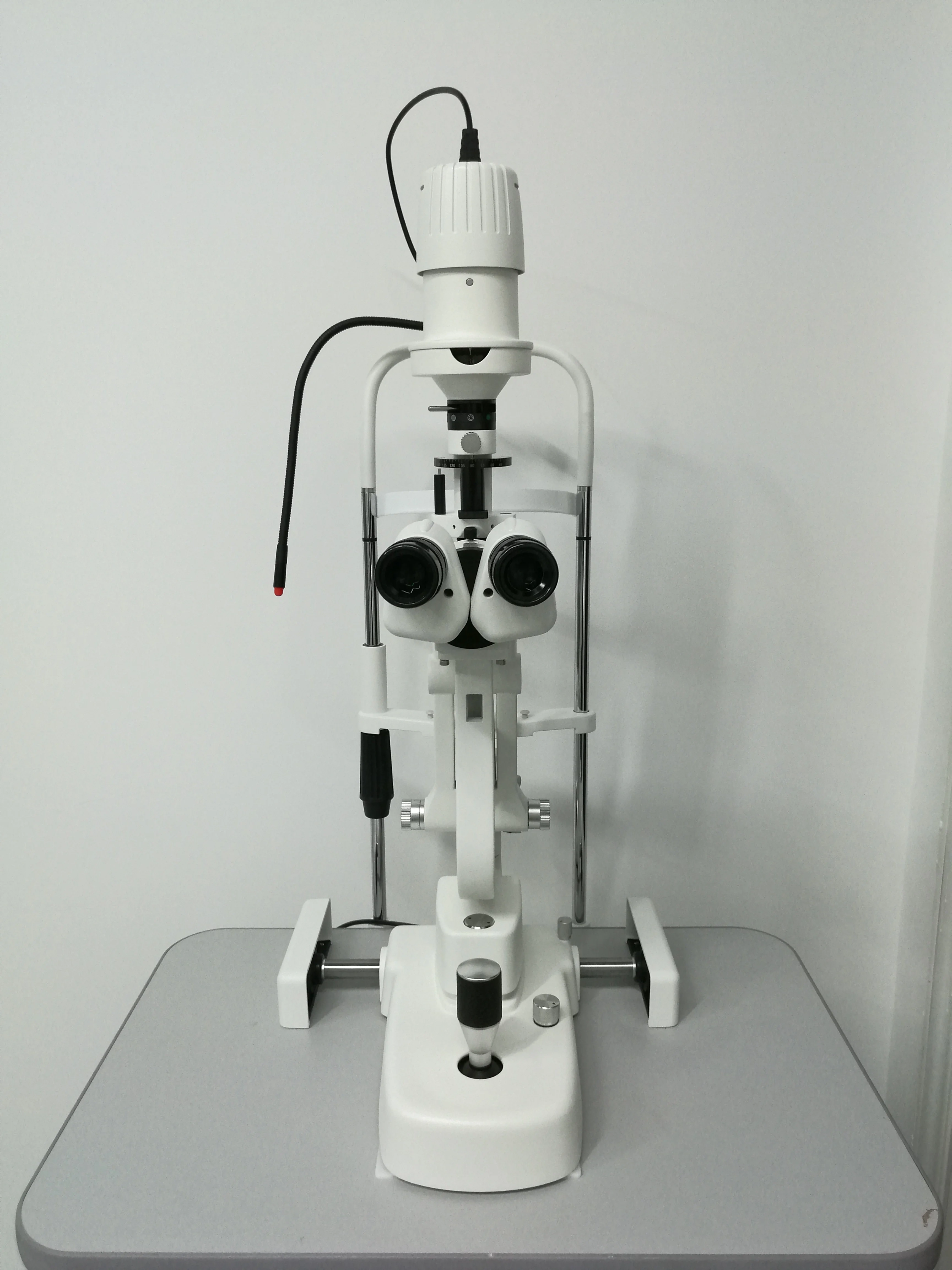 SL-2S Cheap and High Quality LED Slit Lamp 5-step magnification Continuous illumination Control Ophthalmology Equipment
