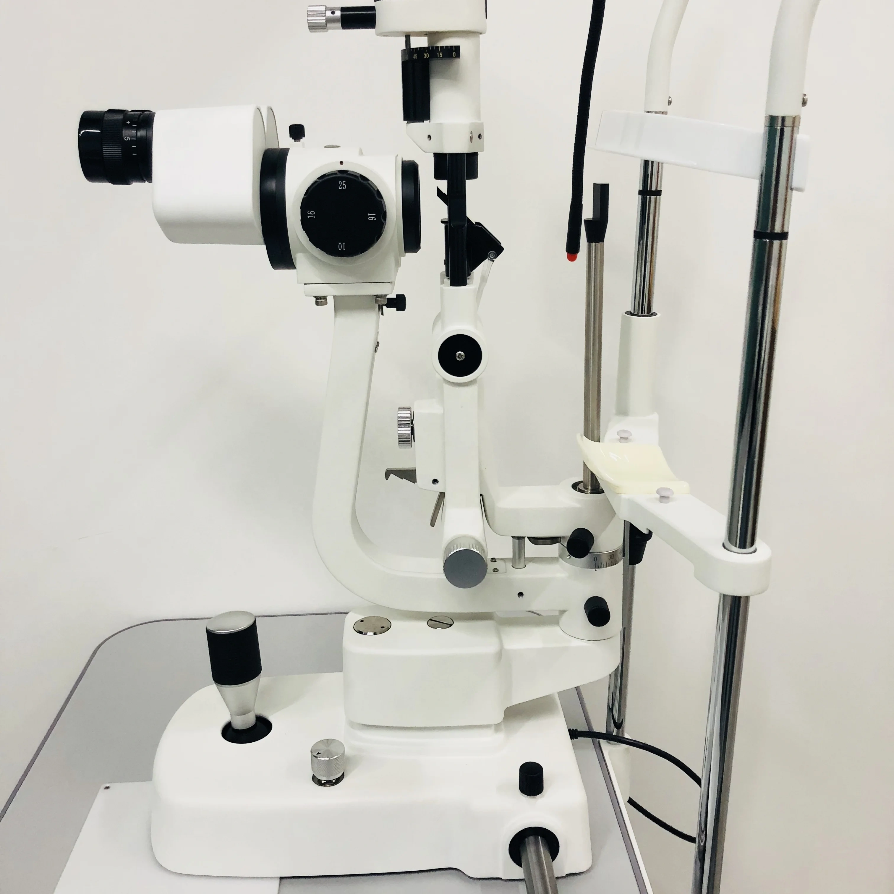 SL-2S Cheap and High Quality LED Slit Lamp 5-step magnification Continuous illumination Control Ophthalmology Equipment