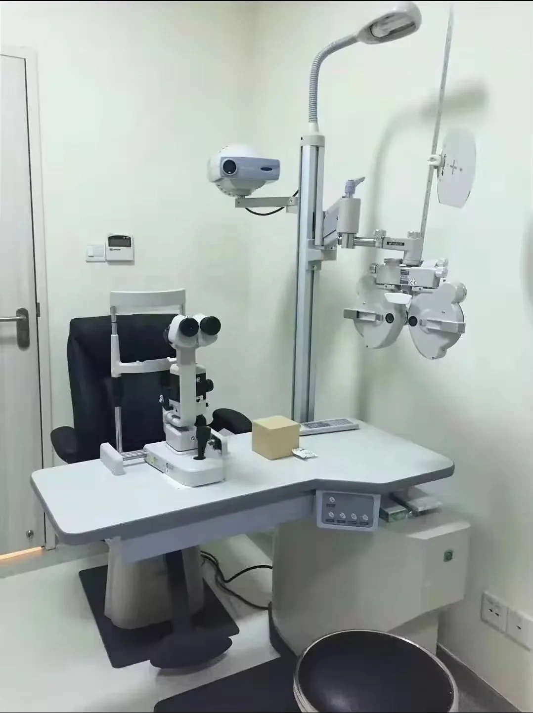Titan Ophthalmic Refraction Table Unit Optometry Ophthalmic Unit Optical Combination Table Optical Unit Motorized Table