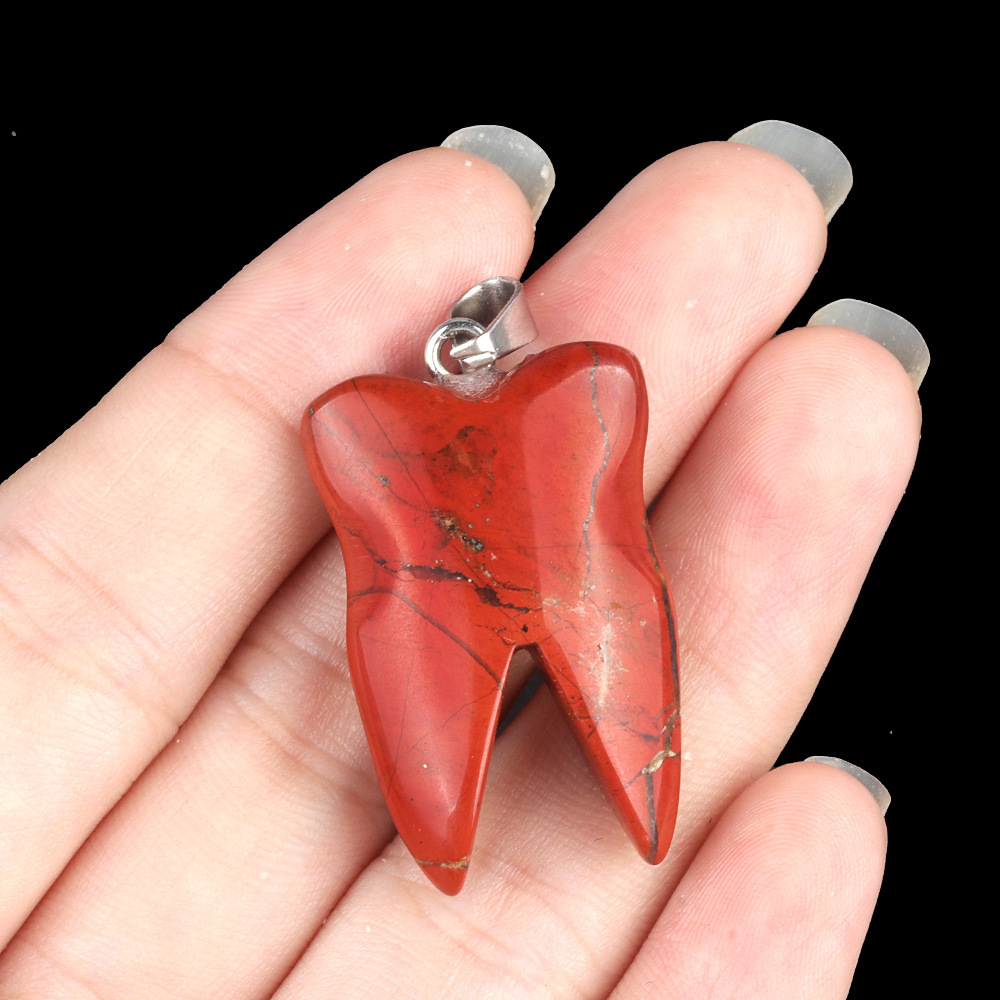 32mm natural crystal agate tooth pendant