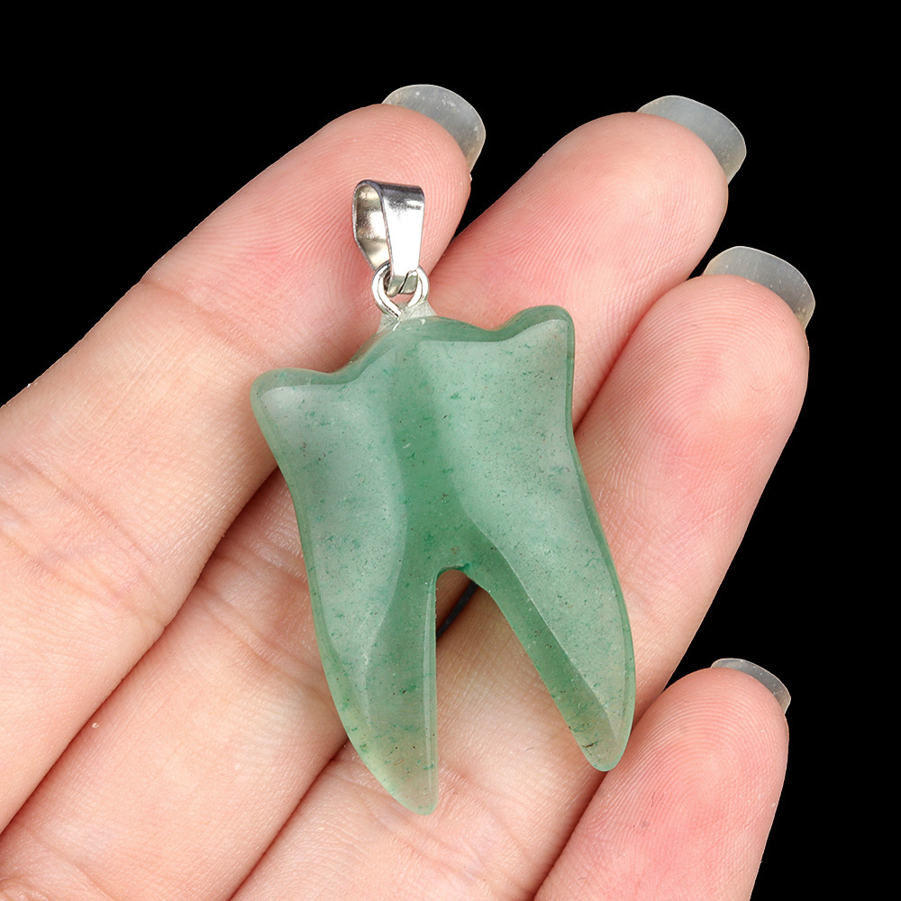 32mm natural crystal agate tooth pendant