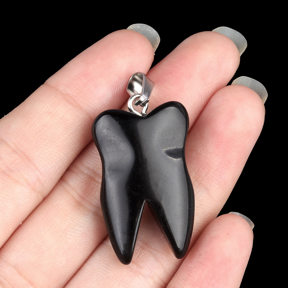 32mm natural crystal agate tooth pendant