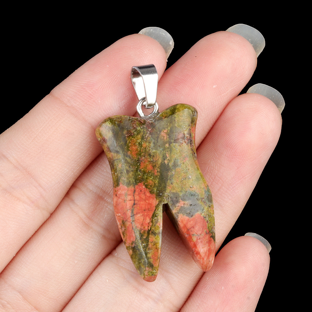32mm natural crystal agate tooth pendant