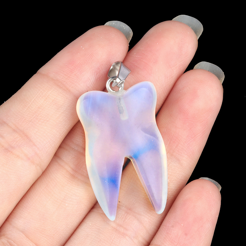 32mm natural crystal agate tooth pendant