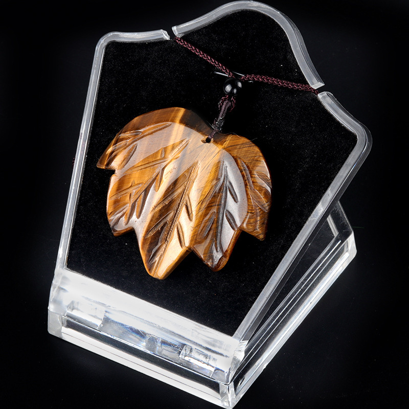 Natural crystal agate Canadian maple leaf necklace