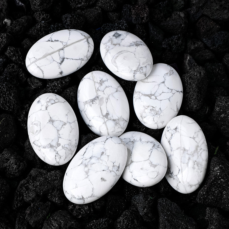 Natural crystal Howlite hot compress stone hand piece raw stone polished yoga massage stone